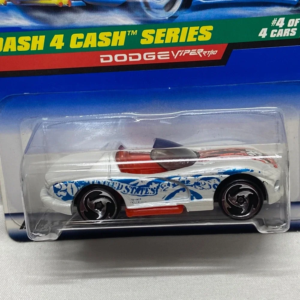 Hot Wheels Dodge Viper RT/10 1998 Dash 4 Cash 4 of 4 Collector #724 Die-cast NIP